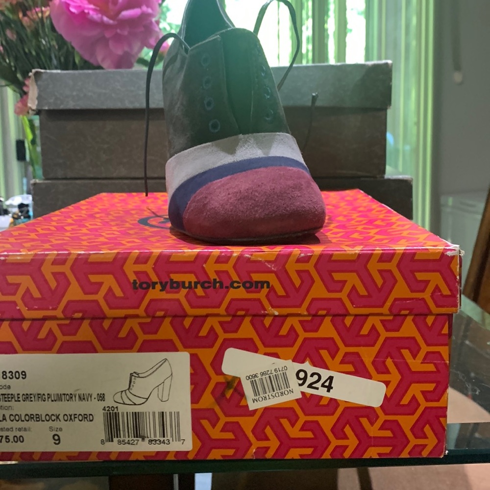 Size 9 Tory Burch multi color Oxford